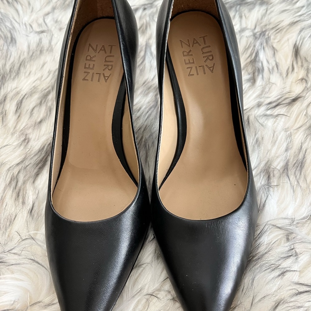 Brand new 6.5 Naturalizer Anna black leather high heel